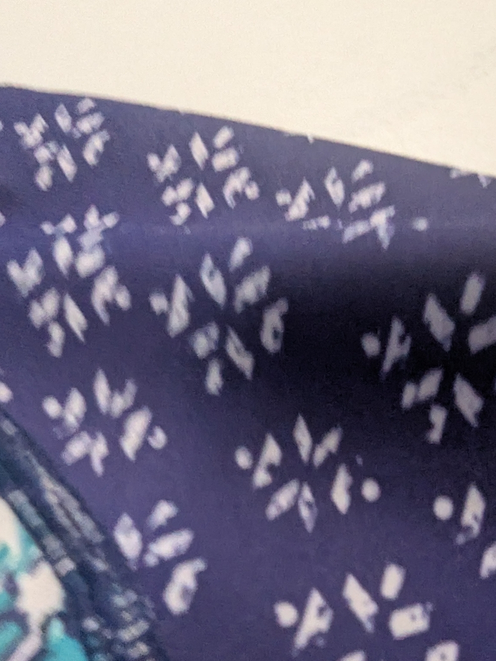 Apana Teal Blue Print Athletic Yoga Leggings Activewear Cropped Womens Size L - Picture 3 of 9